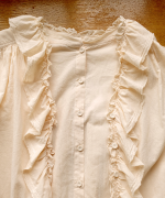 ふわふわコットン　フリルレイヤードブラウス