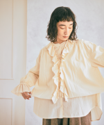 ふわふわコットン　フリルレイヤードブラウス
