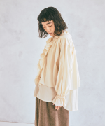 ふわふわコットン　フリルレイヤードブラウス