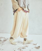 スラブヤーンデニム　タックパンツ