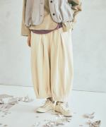 スラブヤーンデニム　タックパンツ