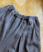 スラブヤーンデニム　タックパンツ