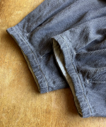 スラブヤーンデニム　タックパンツ