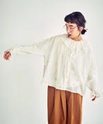 カディコットン刺繡　ブラウス