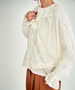 カディコットン刺繡　ブラウス