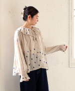カディコットン刺繡　ブラウス