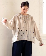 カディコットン刺繡　ブラウス