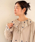 カディコットン刺繡　ブラウス