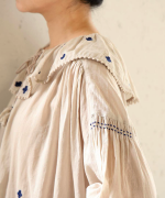カディコットン刺繡　ブラウス