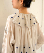 カディコットン刺繡　ブラウス