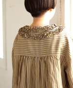 テンセルリネンストライプ　フリルブラウス