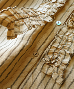 テンセルリネンストライプ　フリルブラウス