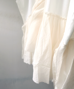 リサイクルコットン×コットンボイル　裾フリルプルオーバー