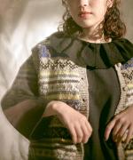 ミディアムコットン天竺　フリルカラープルオーバー