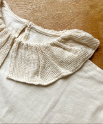 バスケットフルメッシュ　フリルカラープルオーバー