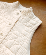 幾何学キルティング　ベスト