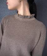 ランダムリブニット　フリルハイネック