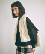 ロービングウールケーブルニット　ベスト