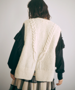 ロービングウールケーブルニット　ベスト