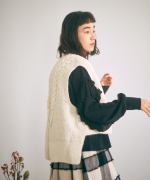 ロービングウールケーブルニット　ベスト