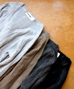 ランダムリブニット　Uネック