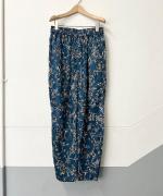 ボタニカルプリントイージーパンツ