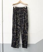 ボタニカルプリントイージーパンツ