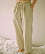 sheer satin イージーストレートパンツ