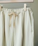 sheer satin イージーストレートパンツ