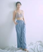 sheer satin イージーストレートパンツ