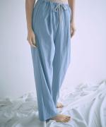 sheer satin イージーストレートパンツ