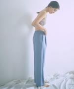 sheer satin イージーストレートパンツ