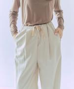 sheer satin イージーストレートパンツ