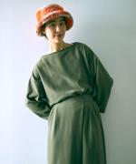 brushed stretch ボートネックプルオーバー